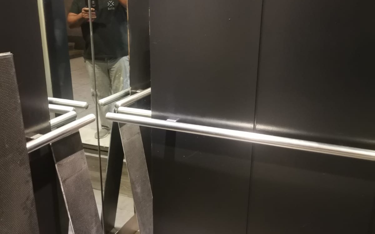 Campaign Image-38 for G & V AGREEMENTS Cape Town with Caption: Maintenance Fixing Elevators 